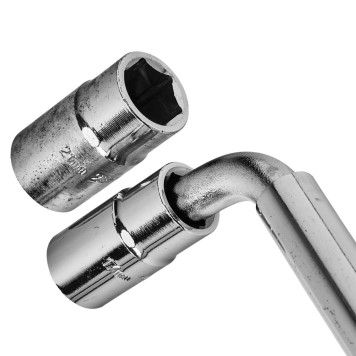 Teleskopowy klucz do kół + nasadki KD10529