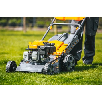 KOSIARKA SPALINOWA Z NAPĘDEM 6KM PM-KSS-6S