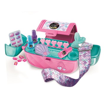 Crazy Chic On The Go Nail Studio in Case Clementoni