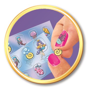 Crazy Chic On The Go Nail Studio in Case Clementoni