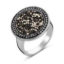 Victoria Silver-colored ring with black stone