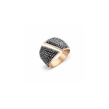 Victoria Rose gold colored black stone ring