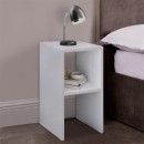 Table de chevet en bois blanche 30x30x60 cm
