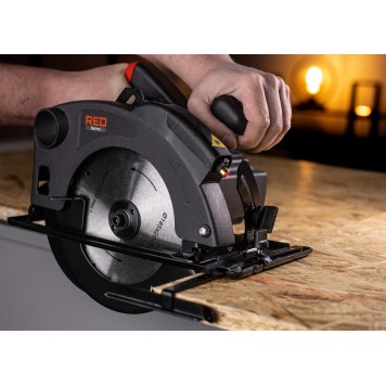 PILARKA TARCZOWA 2250W RED TECHNIC RTRPT0006